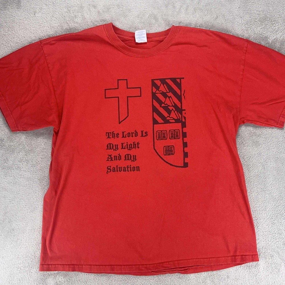 Gildan Graphic T-Shirt Religious Cross Print Short Sleeve Red Size XL